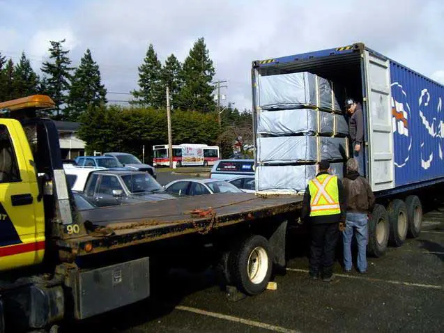 Unloading-4.jpg